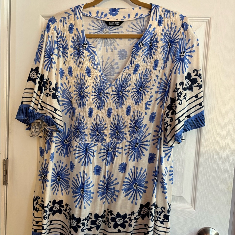 BloomChic Blue and Cream Floral Top